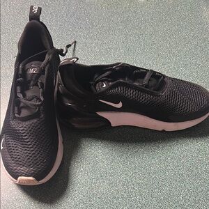 Nike Air Max 270 EUC